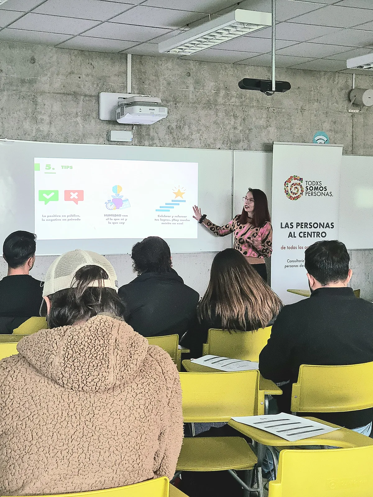 Facilitación presencial TSP en una actividad de capacitación registrada en los archivos de 2026.